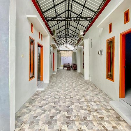 Griya Asri Syariah Mitra Reddoorz Hotel Rogojampi Luaran gambar